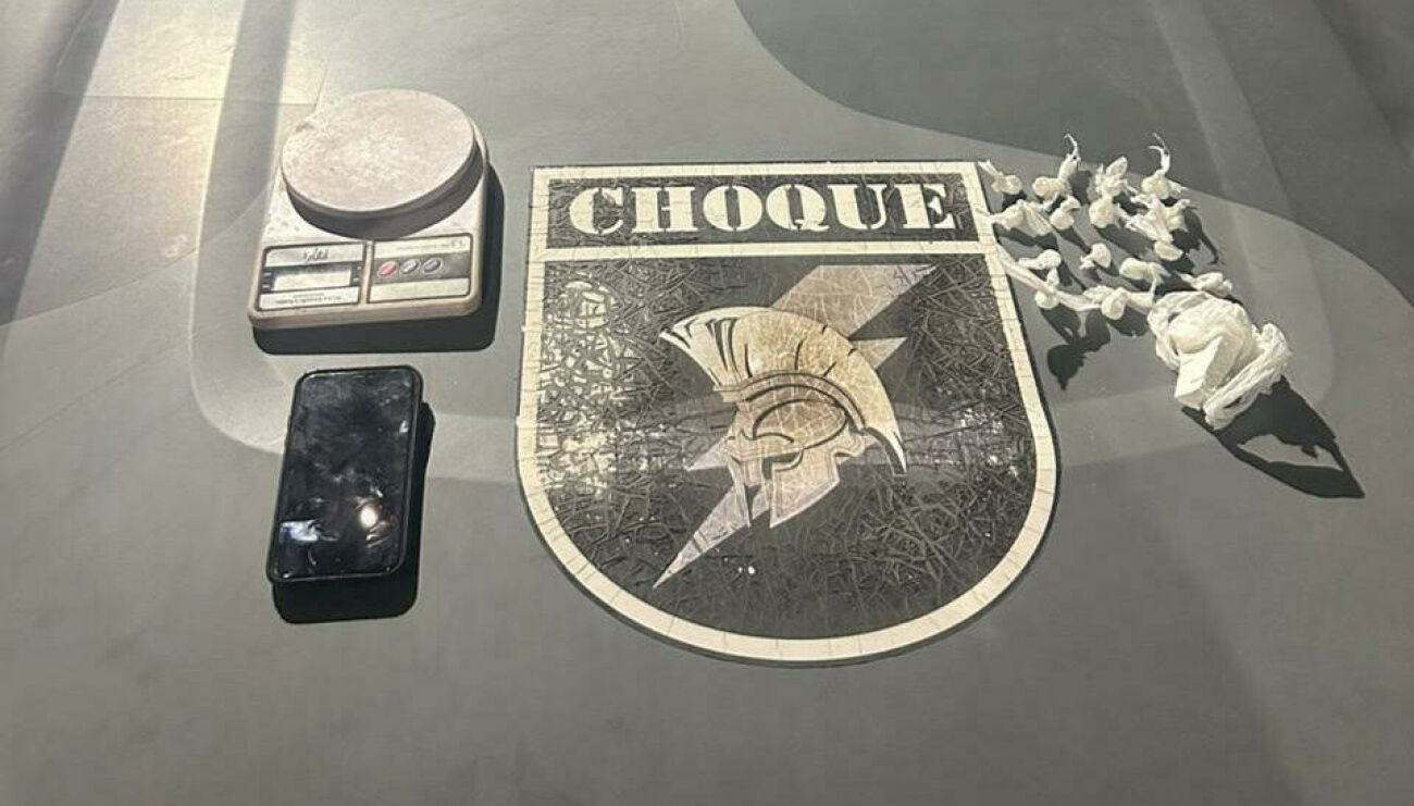 Ilustração da notícia Homem é preso por tráfico de drogas após usar motocicleta para entregas em Coxim da MS Todo dia